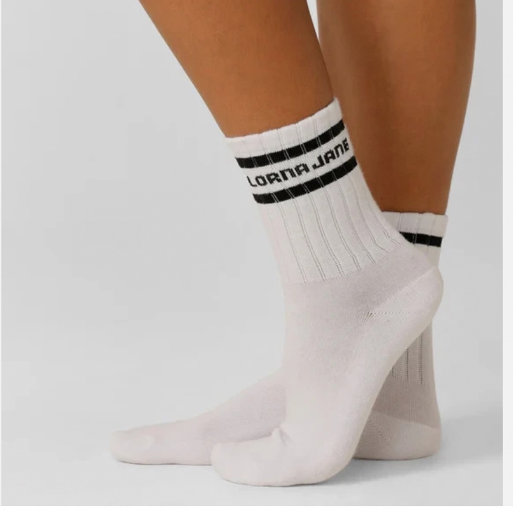 LORNA JANE TWO PAIRS Sporty Crew Socks WHITE Size 6-9 NWOT